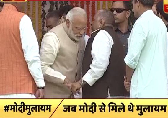 Photo of खुलासा: मुलायम ने मोदी के कान में कहा था…देखें वीडियो!