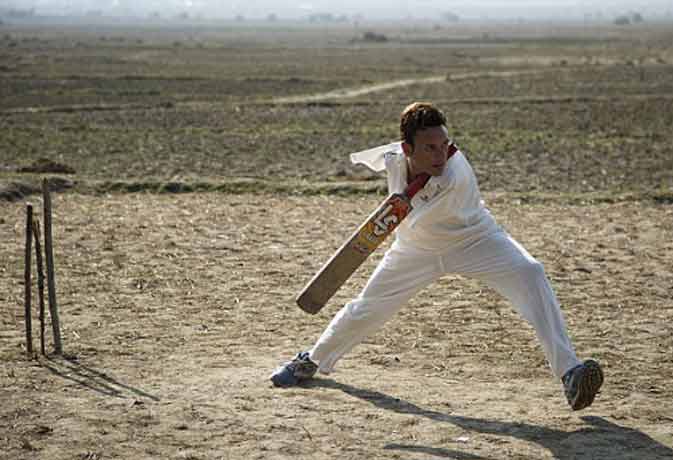 Photo of दोनों हाथ नहीं फिर भी क्रिकेट स्‍टार, लगाता है धड़ाधड़ चौके-छक्‍के