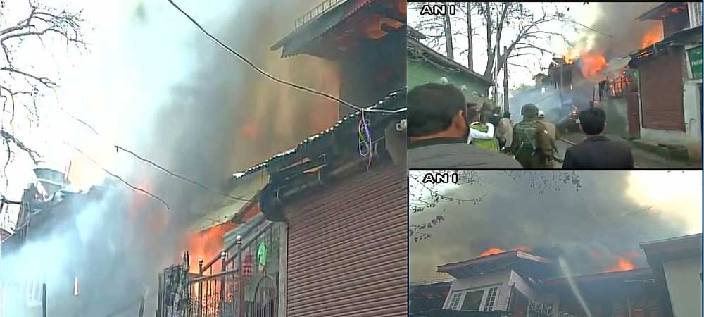अभी-अभी: जम्मू कश्मीर के चिनार बाग में कई घरों में लगी आग, 6 दमकल मौके पर