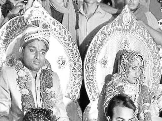 किसी और से करने जा रहा था शादी, बंदूक की नोक