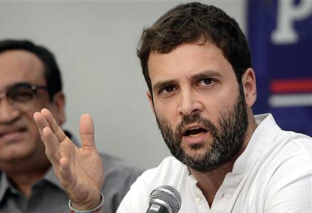 गुजरात के आदिवासियों को लुभाने में जुटी कांग्रेस