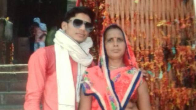 Photo of बड़े बेटे ने बाइक से मां को गिराया, तो छोटे ने कार से कुचलकर मार डाला