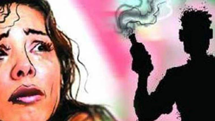 देह व्यापार का रैकेट चला रहे शख्स ने अपनी