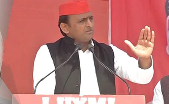 अखिलेश का तनहां हो जाना