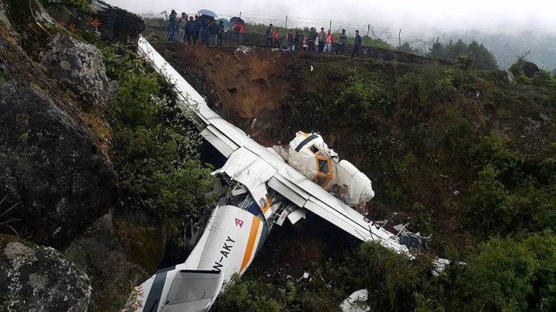 Photo of नेपाल की गोमा एयर का विमान दुर्घटनाग्रस्त हुआ, सीनियर पायलट की हो गई मौत