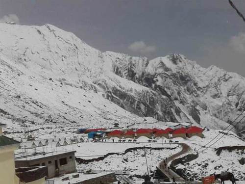 Photo of चारधाम यात्रा शुरू होने से पहले बदरी-केदार में जमकर बर्फबारी