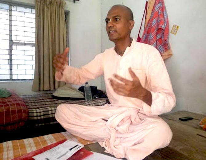 Photo of पाकिस्तान में चोटी रखने पर हिंदुओं का उड़ता है मजाक, ऐसी है वहां लाइफ