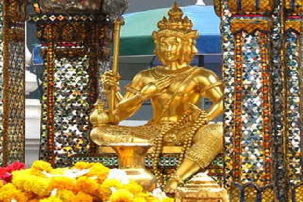 इस देश के मंदिर में स्‍थापित हैं सोने के ब्रह्मा जी