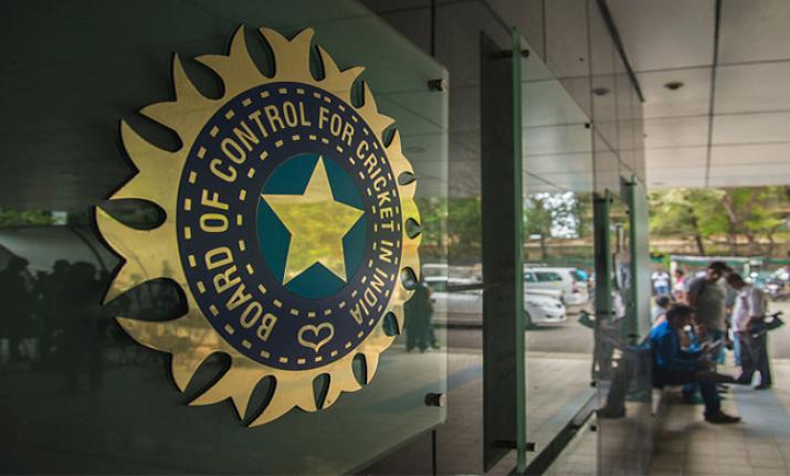 Photo of अभी-अभी: BCCI ने किया बड़ा ऐलान, कहा- विराट के इंग्लैंड में खेलने पर इस दिन होगा फैसला