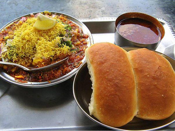 महाराष्ट्र का बेस्ट ब्रेकफास्ट उसल पाव, जानिए बनाने की आसन रेसिपी