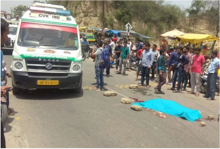 Photo of सास-बहू को अज्ञात वाहन ने कुचला, सड़क पर बिखर गए अंग