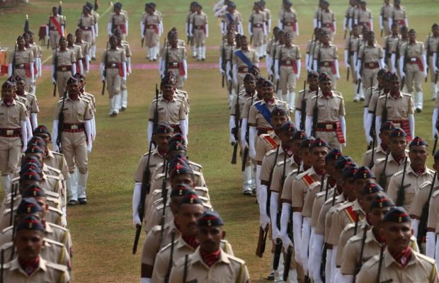 Photo of कोलकाता पुलिस भर्ती 2018 : 8वीं पास भी जल्द करे आवेदन, 344 पद है खाली