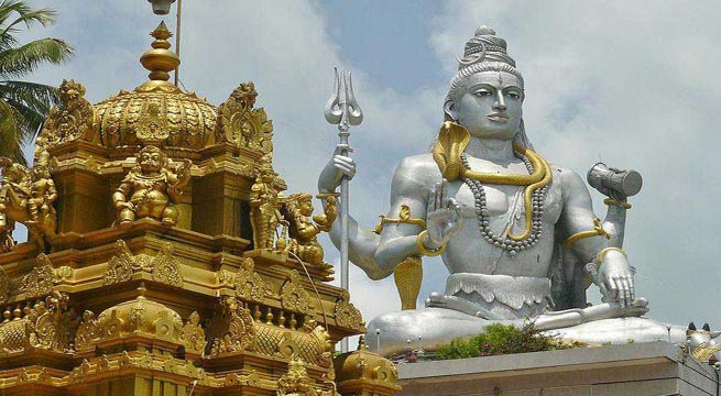 शिव मंदिर में ताली बजाना पड़ सकता है आपको महंगा