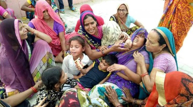 Photo of बड़ा हादसा: फर्रुखाबाद में हाईटेंशन लाइन की चपेट में आने से पल्लेदार की हुई मौत