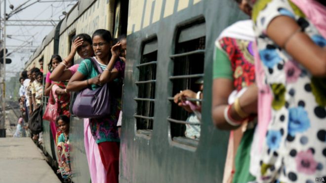 Photo of बड़ी खुशखबरी: ट्रेनों में महिलाओं की सुरक्षा के लिए रेलवे ने उठाएं ये बड़ा कदम…
