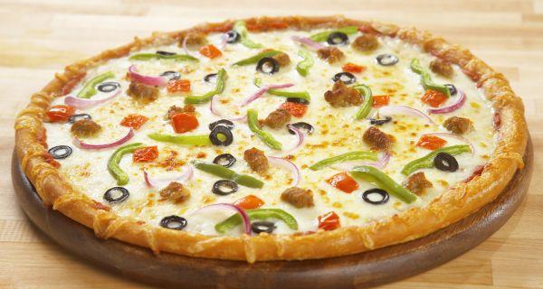 ऐसे बनाएं टेस्टी और स्पाइसी पिज़्ज़ा...