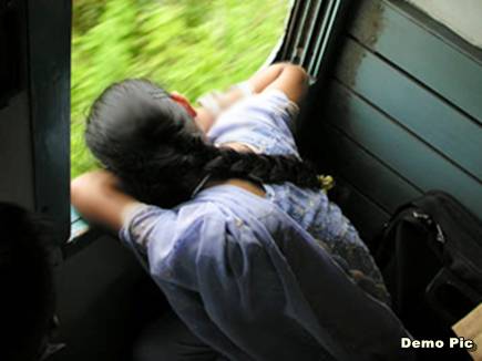 बिहार: जब मेजर ने चलती ट्रेन में महिला को छेड़ा तो महिला ने किया किया कुछ ऐसा