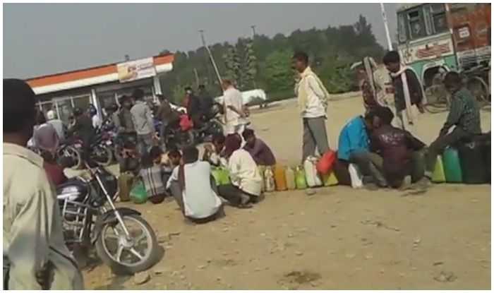 देश में महंगा हुआ पेट्रोल-डीजल, नेपाल से वाहनों में भरवाकर लौट रहे लोग