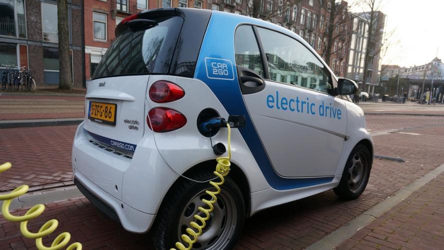 योगी सरकार प्रदूषण कम करने के लिए इलेक्ट्रिक वाहनों को देगी बढ़ावा