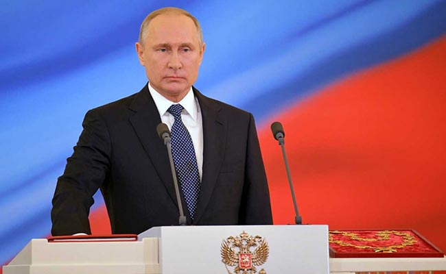Photo of व्लादिमीर पुतिन ने एक बार फिर रूस के राष्ट्रपति के रूप में ली शपथ