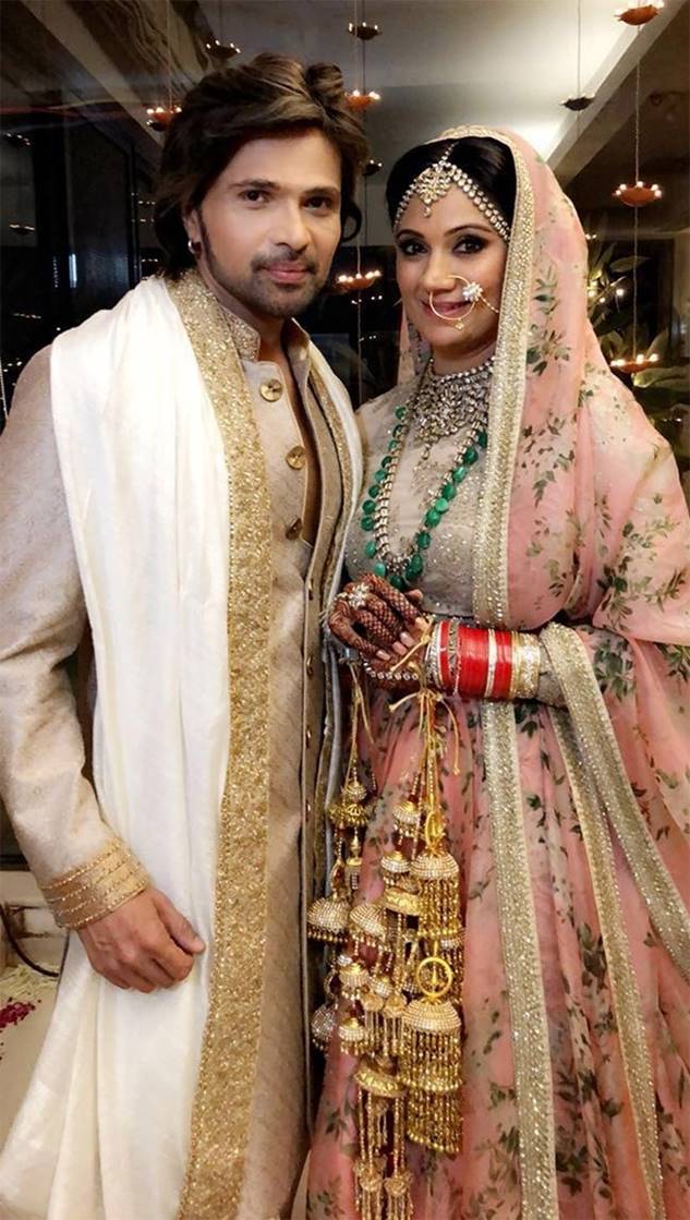 Photo of हिमेश रेशमिया ने की अपनी की लॉन्ग टाइम गर्लफ्रेंड से शादी, सामने आई पहली तस्वीर