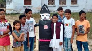 Photo of रावण दहन कर बच्चों ने दिया समाज को संदेश
