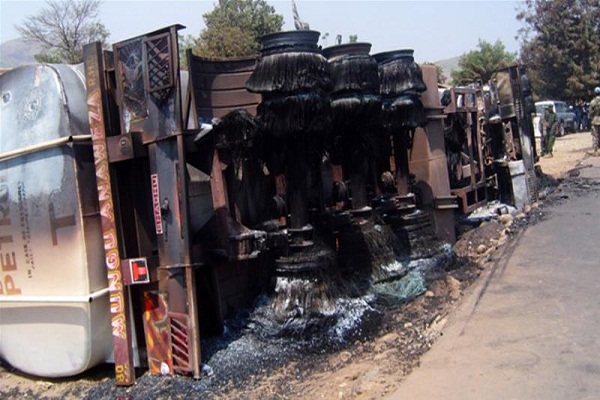 Photo of बड़ी घटना: कांगो में तेल टैंकर में ब्लास्ट, 60 लोगों की मौत, कई झुलसे…