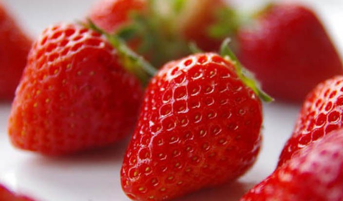 Photo of कैंसर के खतरे को कम करती है स्ट्रॉबेरी