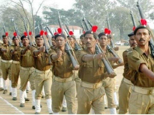 Photo of पुलिस की भर्ती के लिए 8 हजार से अधिक पद खालीं, यहां पढ़ें पूरी जानकारी