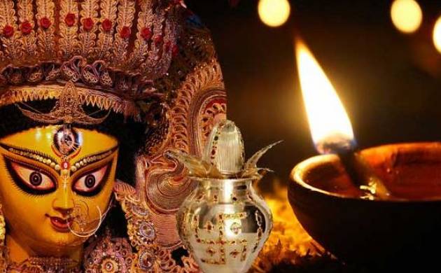 Photo of आखिर रात में ही क्यों की जाती हैं माँ दुर्गा जी की पूजा, वजह आपको हिलाकर रख देगी…..