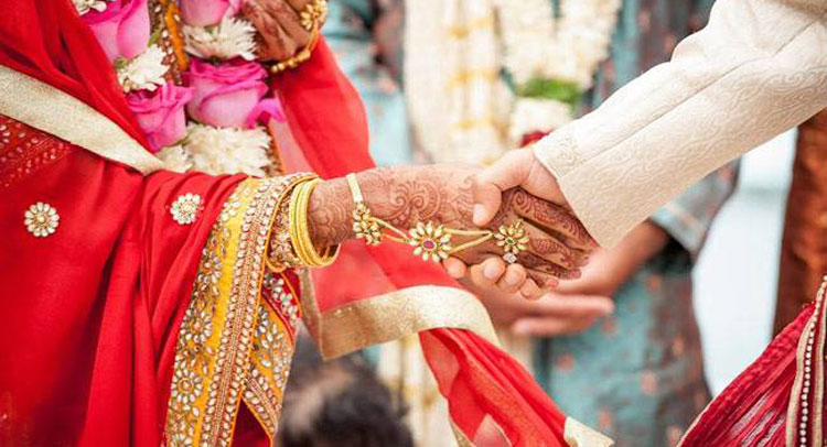 Photo of इस अजीब जगह पति के मरने पर नाती-पोतो से करा दी जाती है ,महिलाओं की शादी
