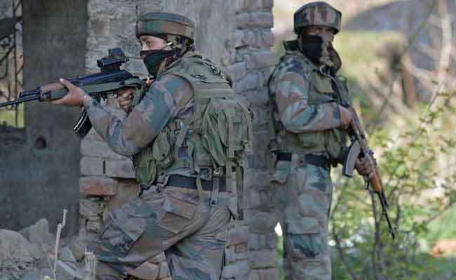 Photo of जम्मू-कश्मीर: श्रीनगर मुठभेड़ में सुरक्षाबलों को मिली बड़ी कामयाबी, 3 आतंकी ढेर…