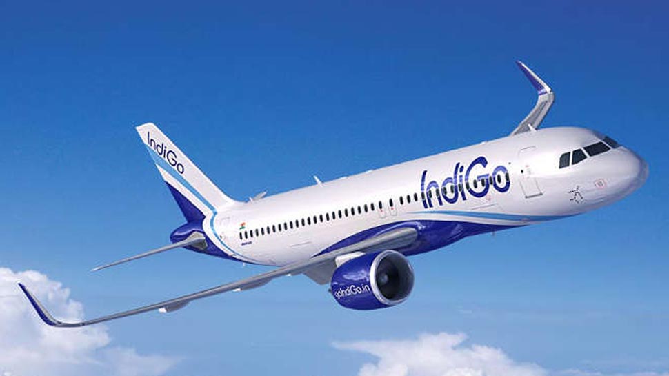 Photo of श्रीनगर एयरपोर्ट पर टला बड़ा विमान हादसा, इंजन से ईंधन कर रहा था लीक