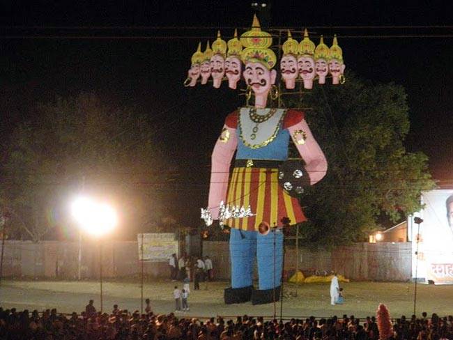 Photo of भारत के इन 10 जगहों पर रावण दहन नहीं,होती है यहाँ रावण की पूजा