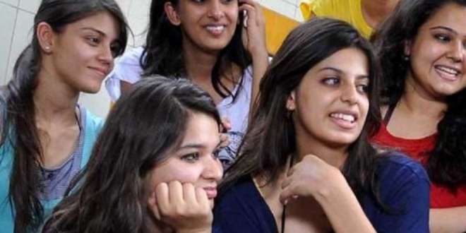 Photo of जानिये किस तरह के लड़को से बहुत ज़्यादे आकर्षित होती हैं लड़कियां
