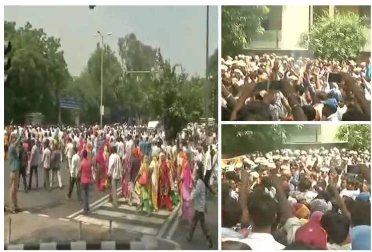 CM केजरीवाल के आवास के बाहर हजारों सफाई कर्मचारियों ने किया जबरदस्त प्रदर्शन
