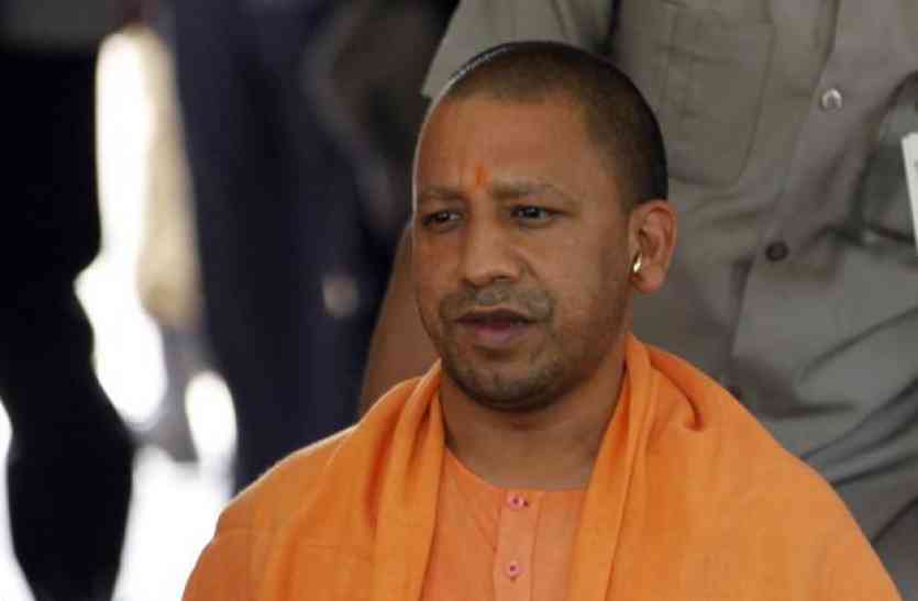 Photo of नवरात्र में कलश स्थापना करेंगे CM आदित्यनाथ, दशहरा तक मंदिर में रहेगा आना-जाना