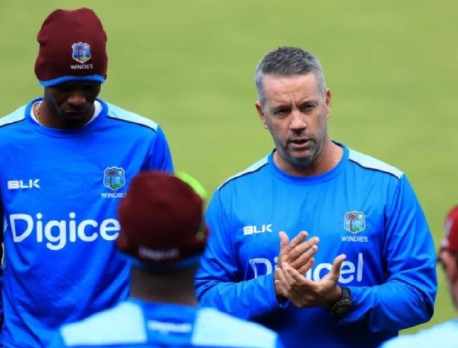 वेस्टइंडीज क्रिकेट टीम के कोच हुए सस्पेंड, नियमों का उल्लंघन करने पर ICC ने दी कड़ी सजा
