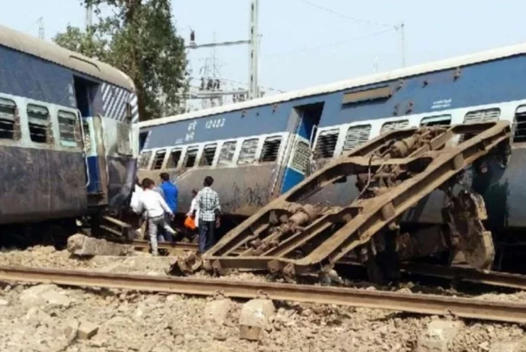 Photo of न्यू फरक्का रेल हादसाः सिग्नल विभाग की गलती से बेपटरी हुई थी ट्रेन, जारी की प्रारंभिक जांच रिपोर्ट