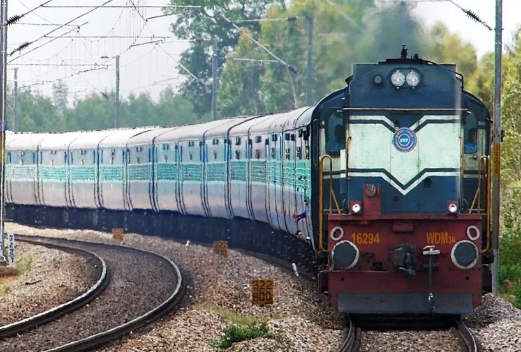 यात्रियों को रेलवे का बड़ा तोहफा, दिवाली-छठ पूजा पर चलेंगी पांच जोड़ी स्पेशल ट्रेनें