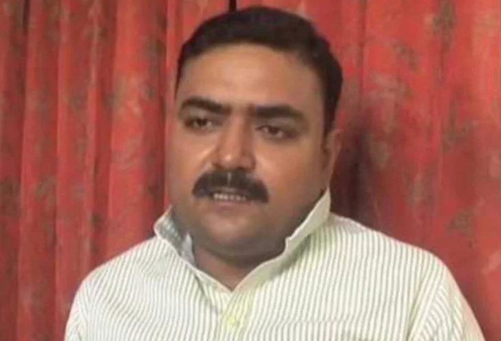 Photo of यूपीः बीजेपी सांसद ने जिला अस्पताल में वार्ड ब्वॉय को जड़ा थप्पड़