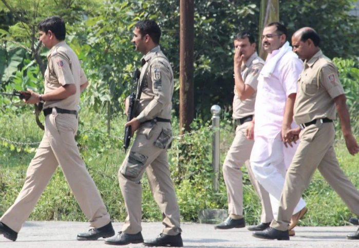 Photo of मुन्ना बंजरंगी की हत्या के आरोपी कुख्यात सुनील राठी समेत 3 को हुई दस साल की जेल