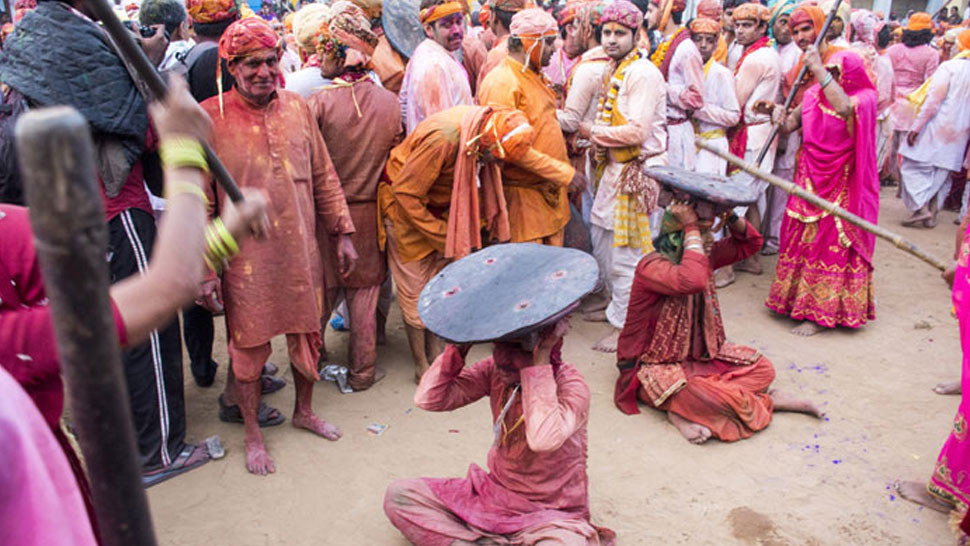 Photo of 15 मार्च को बरसाने में उड़ेगा रंग-गुलाल, सुरक्षा को लेकर CCTV और ड्रोन से रखी जाएगी नजर