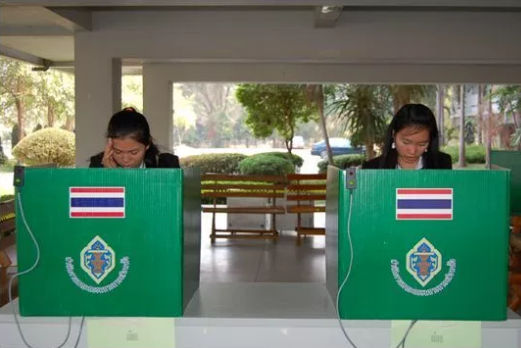 थाईलैंड में सैन्य तख्तापलट के बाद पहली बार हुआ मतदान...