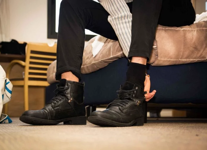 Photo of गरीबी दूर करने का अनोखा राज छिपा होता है आपके जूतों में, जानिए कैसे