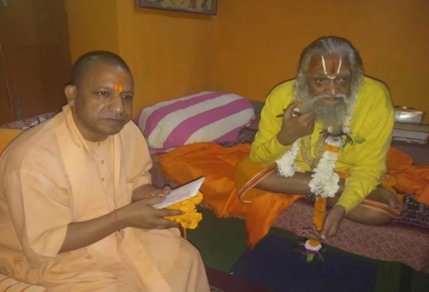 Photo of UP: श्रीराम जन्मभूमि न्यास के वरिष्ठ सदस्य जगतगुरु पुरुषोत्तमाचार्य महाराज का हुआ निधन