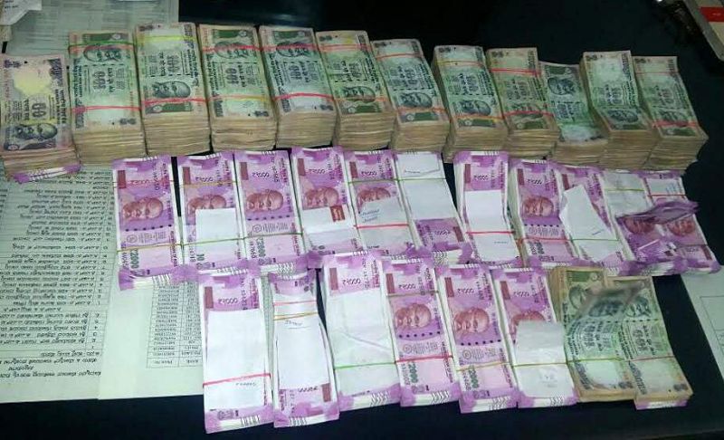 Photo of नोएडा में आचार संहिता का उल्लंघन, 1.60 करोड़ की नकदी बरामद