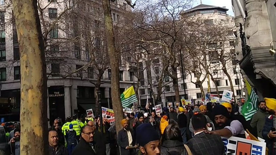 Photo of लंदन में खालिस्‍तान समर्थकों ने भारतीयों पर किया हमला, ISI का हाथ होने का आरोप