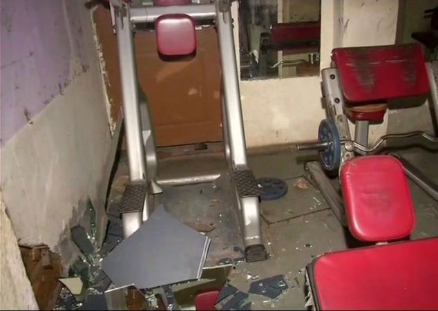 Photo of दिल्ली के एक जिम में हुई पत्थरबाजी और फायरिंग, 6 वर्षीय मासूम की मौत