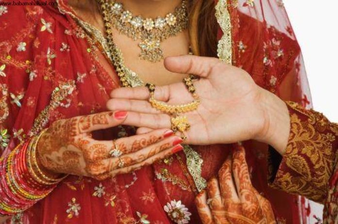 Photo of औरतो के मंगलसूत्र में लगे हुए काले मोतियों का ये रहस्य जानकर, आप भी रह जाओगे हैरान !!